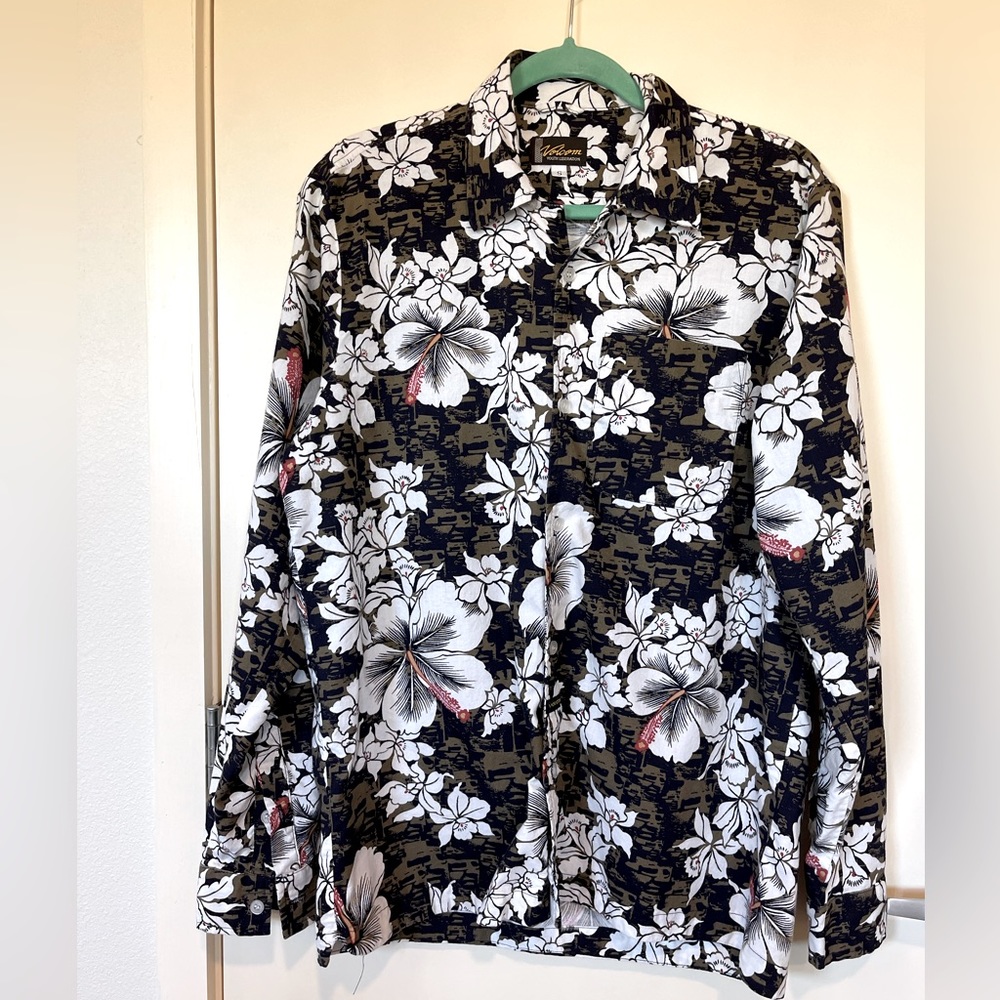 Volcom Men’s Brown and White Casual Button Down Shirt with Floral Pattern - Picture 3 of 9